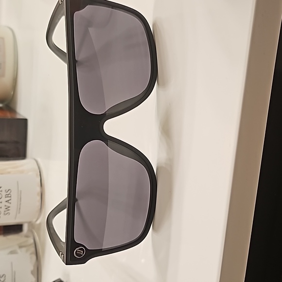 Blenders polarized sunglasses - Picture 2 of 4